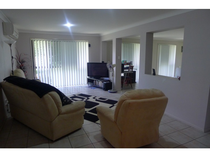 3 RUTHVEN COURT, Yamanto QLD 4305