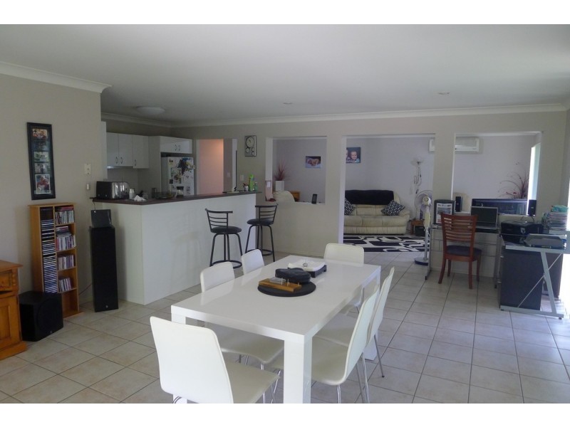 3 RUTHVEN COURT, Yamanto QLD 4305