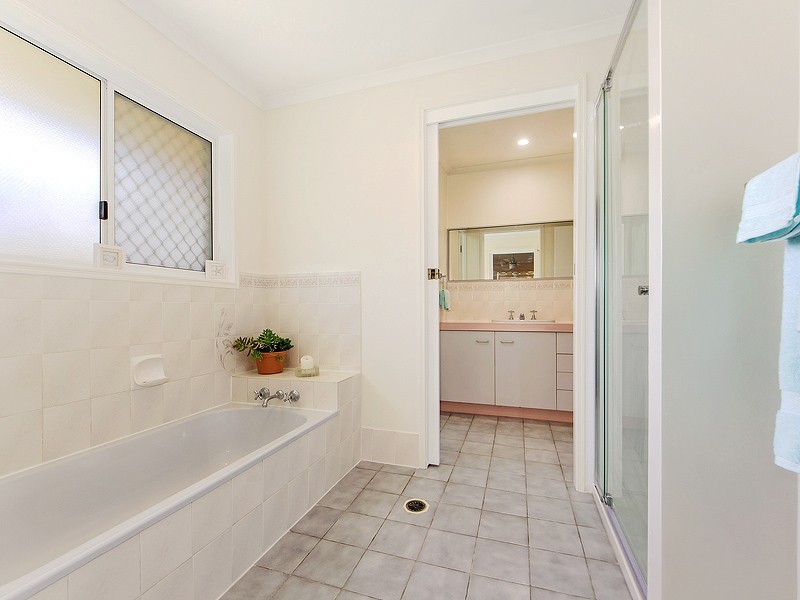 1-3 BELL STREET, Walloon QLD 4306