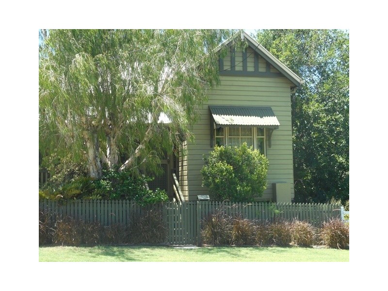 6 HERBERT STREET, Sadliers Crossing QLD 4305