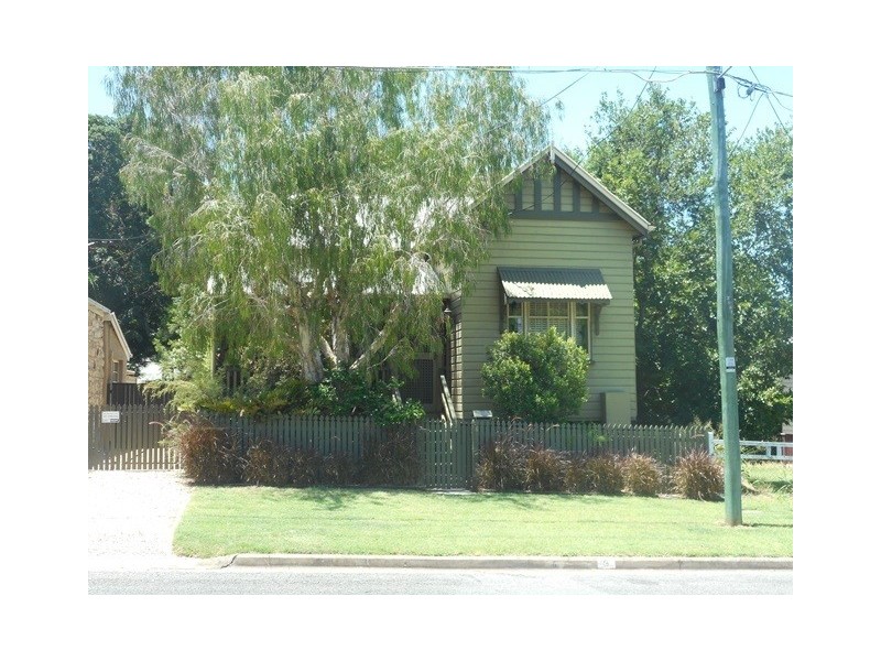 6 HERBERT STREET, Sadliers Crossing QLD 4305