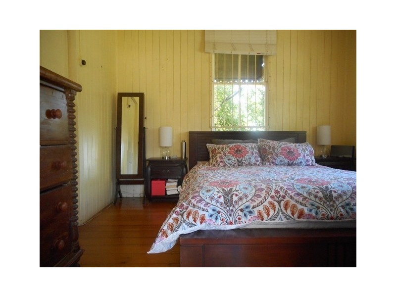 6 HERBERT STREET, Sadliers Crossing QLD 4305