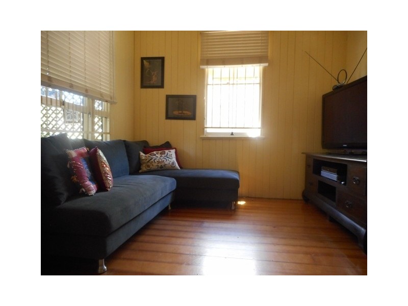 6 HERBERT STREET, Sadliers Crossing QLD 4305