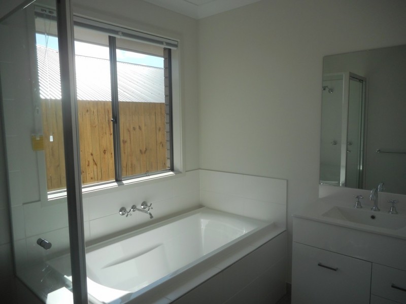 13 HUNTINGDALE STREET, Leichhardt QLD 4305