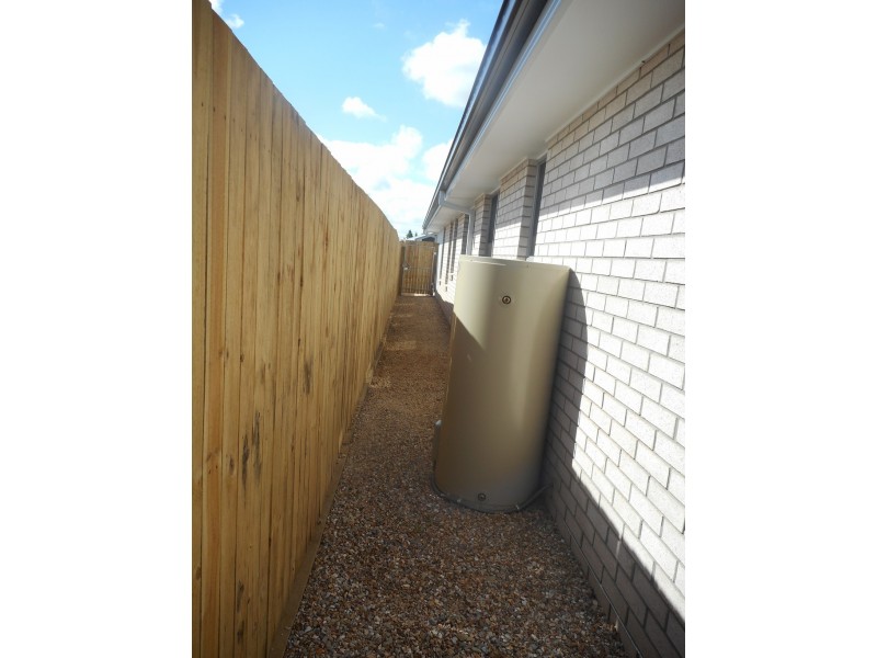 13 HUNTINGDALE STREET, Leichhardt QLD 4305