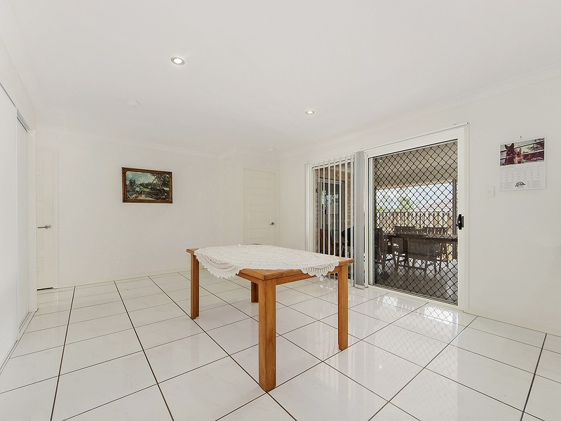 8 GOLDENWOOD CRESCENT, Fernvale QLD 4306