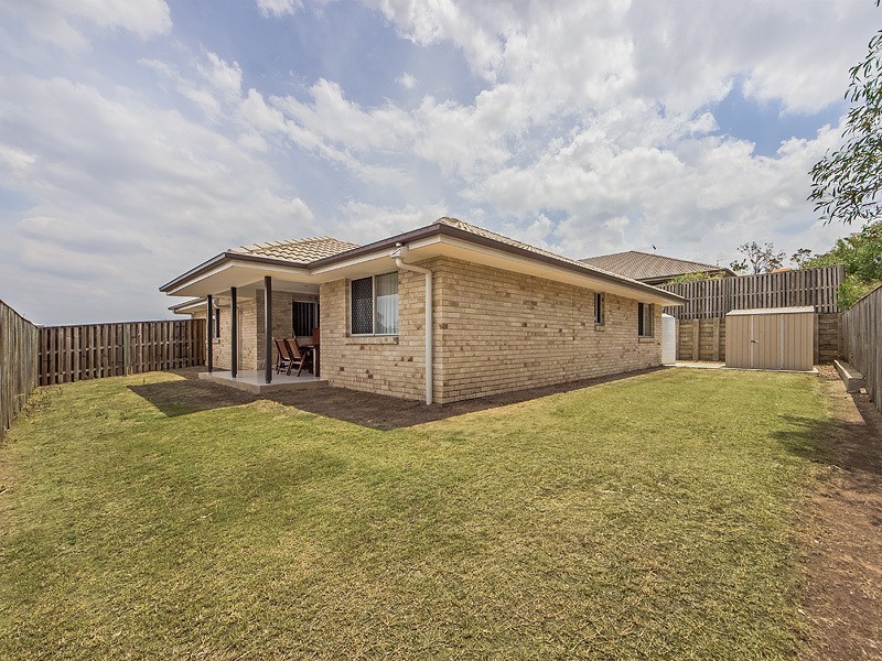 8 GOLDENWOOD CRESCENT, Fernvale QLD 4306