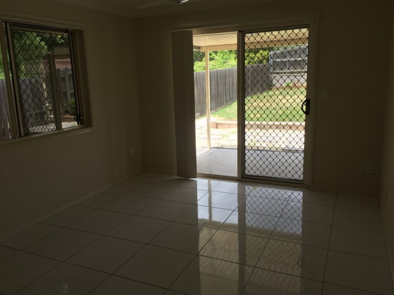 1/11 Galah Street, Churchill QLD 4305