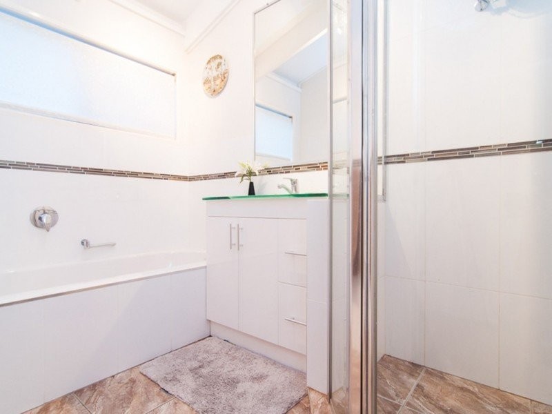 27 MAZZARD STREET, Bellbowrie QLD 4070