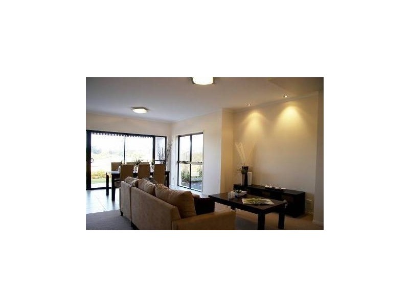 1/ 52 GOLDEN CREST PLACE, Bellbowrie QLD 4070
