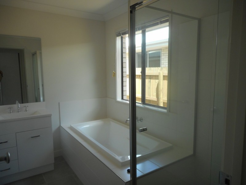 12 Stirling Cct, Redbank Plains QLD 4301