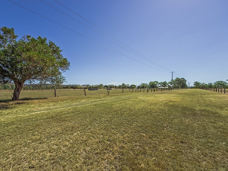 81 LINUM ROAD, Wivenhoe Pocket QLD 4306