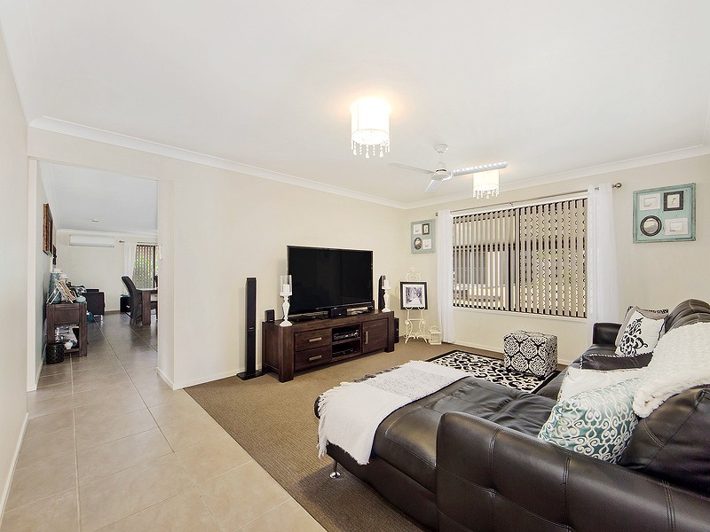 21 WILLOWOOD PLACE, Fernvale QLD 4306