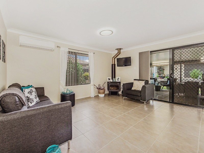 21 WILLOWOOD PLACE, Fernvale QLD 4306