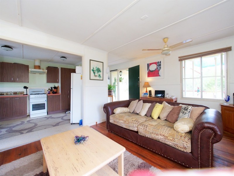 25 BAILLIESTON STREET, Leichhardt QLD 4305