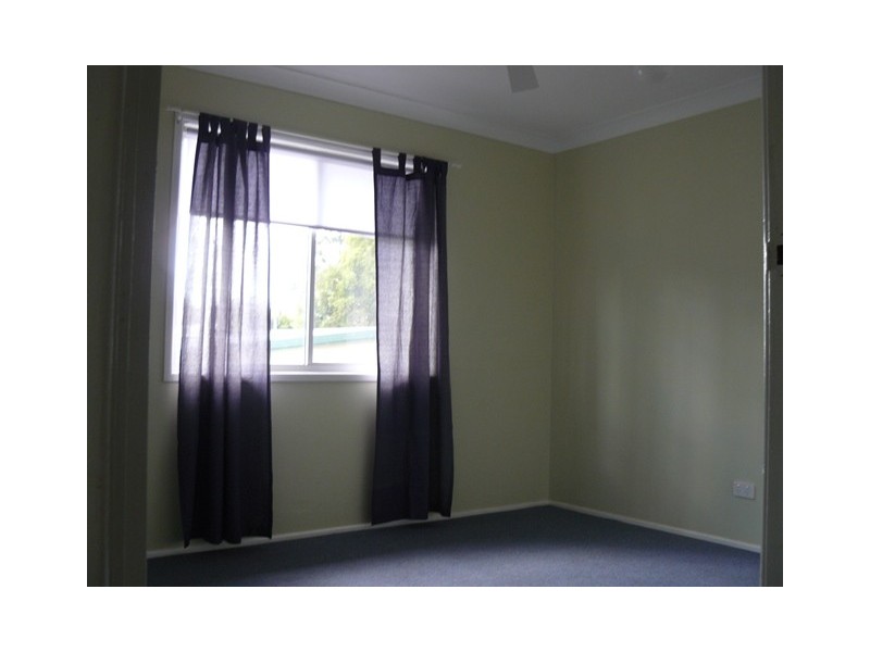 31 Vineyard Street, One Mile QLD 4305