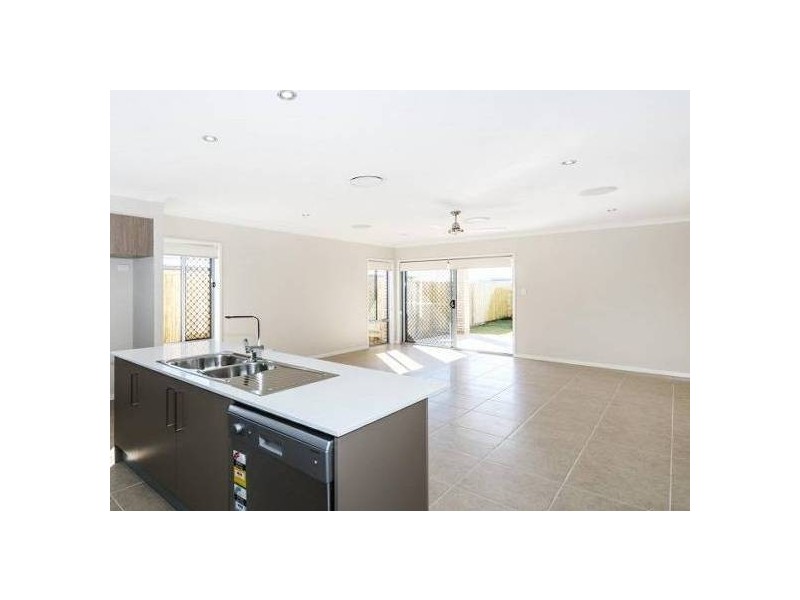 32 Cobblestone ave, Logan Reserve QLD 4133
