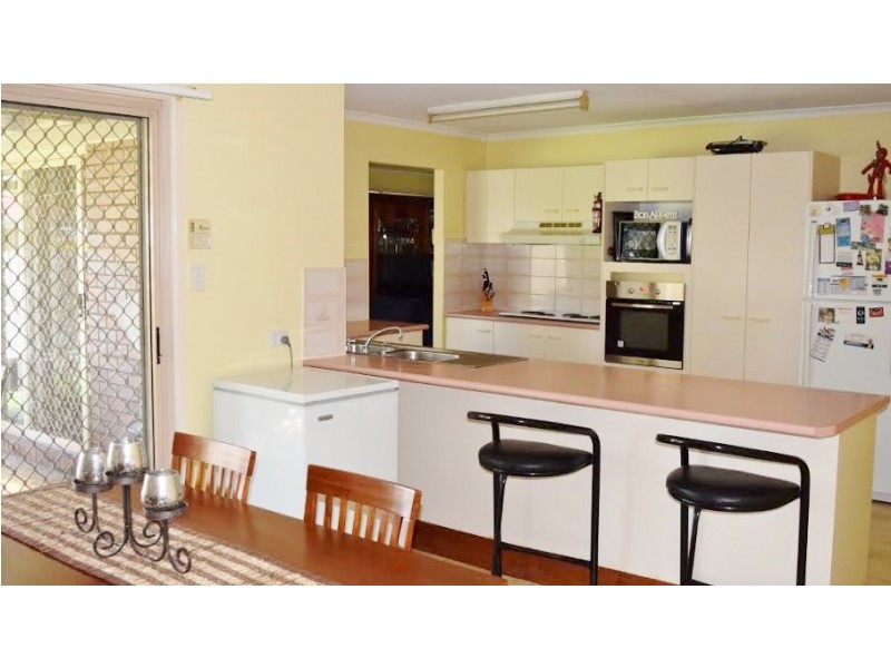 16 BANGALOW CRESCENT, Raceview QLD 4305