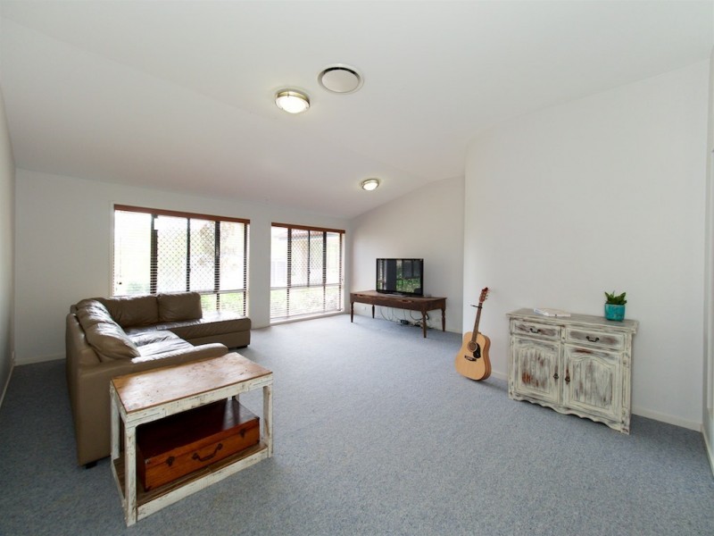 5 JANET CLOSE, Fernvale QLD 4306