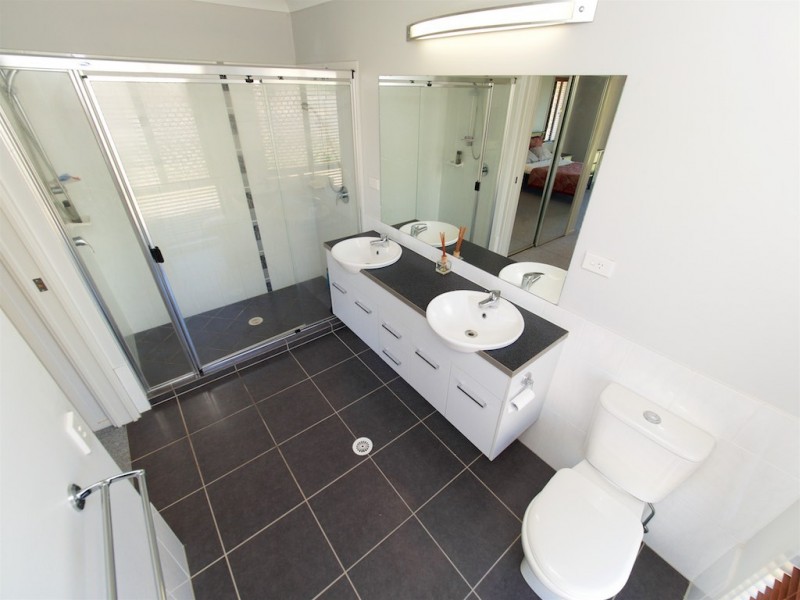 5 JANET CLOSE, Fernvale QLD 4306