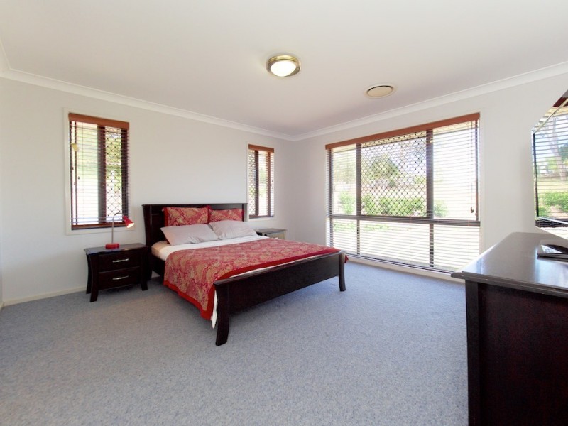 5 JANET CLOSE, Fernvale QLD 4306