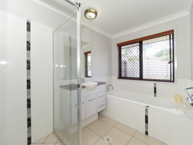 5 JANET CLOSE, Fernvale QLD 4306