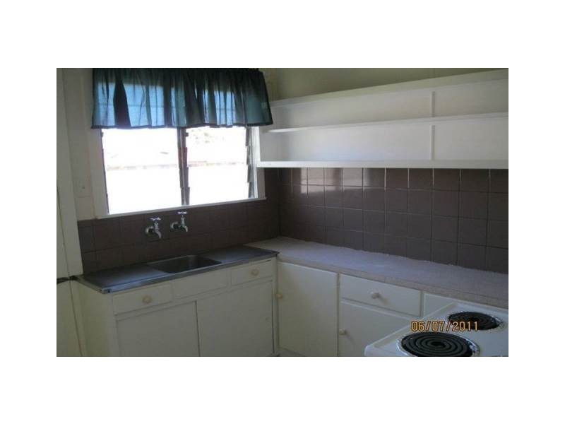 1/2 Daniel Street, Lowood QLD 4311