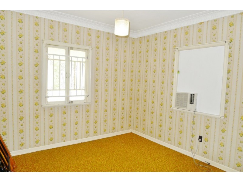 181 GLEBE ROAD, Silkstone QLD 4304
