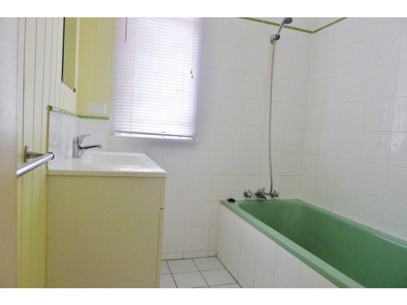 181 GLEBE ROAD, Silkstone QLD 4304