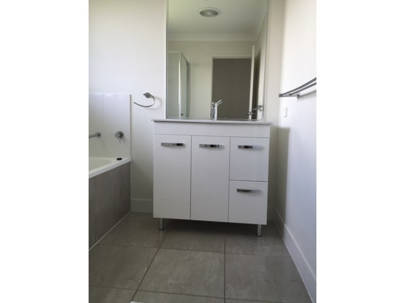 50 Tawney Street, Lowood QLD 4311