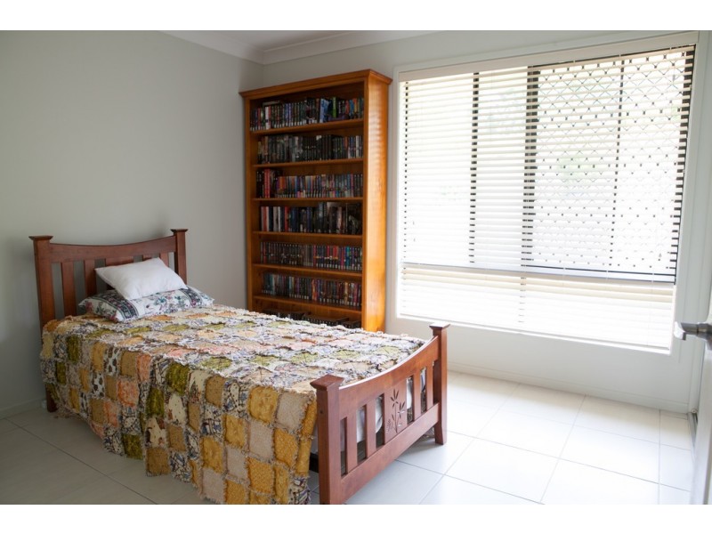 11 MARANOA COURT, Fernvale QLD 4306