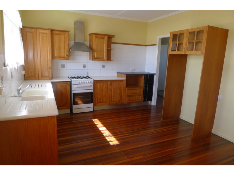 1 JAMES STREET, East Ipswich QLD 4305