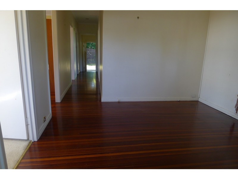 1 JAMES STREET, East Ipswich QLD 4305