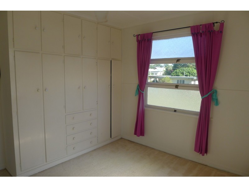 1 JAMES STREET, East Ipswich QLD 4305