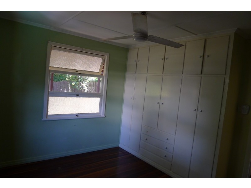 1 JAMES STREET, East Ipswich QLD 4305