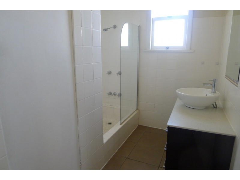 1 JAMES STREET, East Ipswich QLD 4305