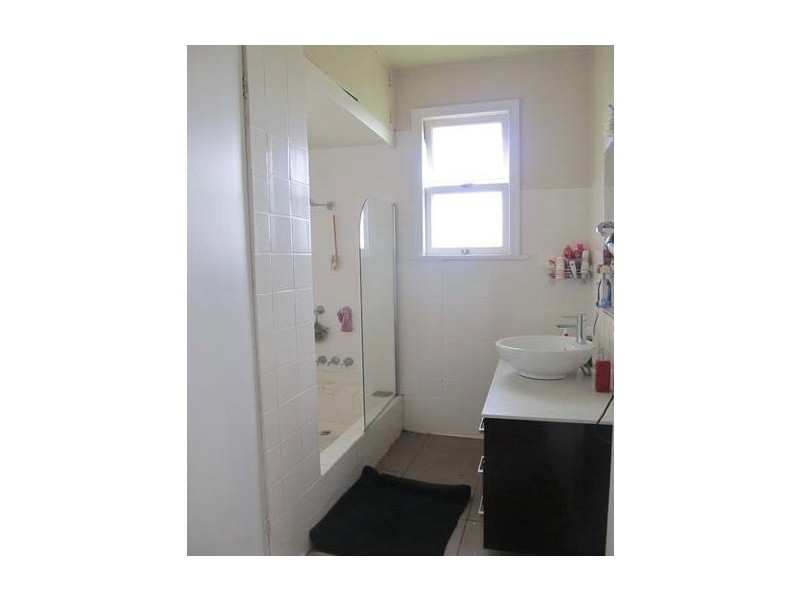 1 JAMES STREET, East Ipswich QLD 4305