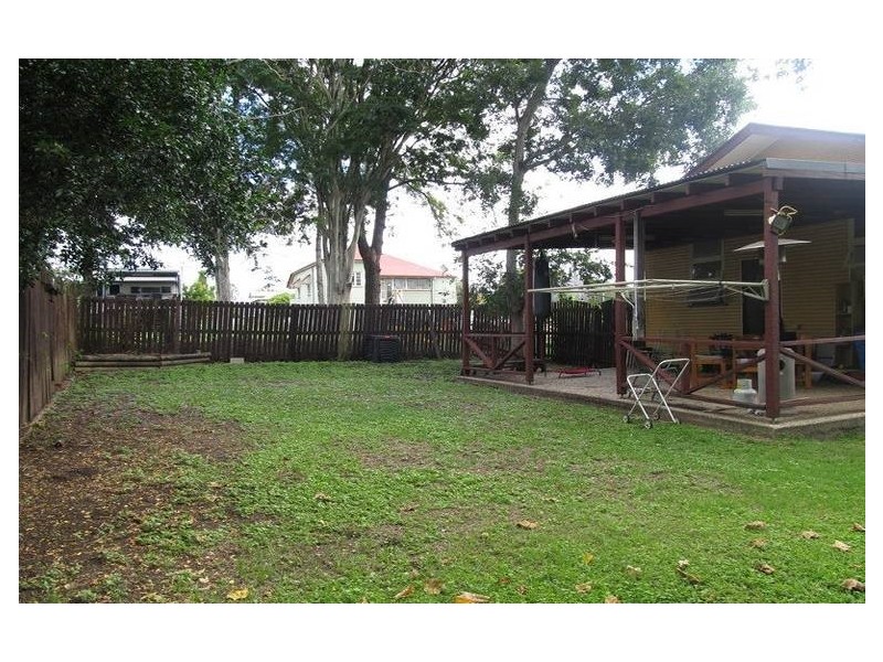 1 JAMES STREET, East Ipswich QLD 4305
