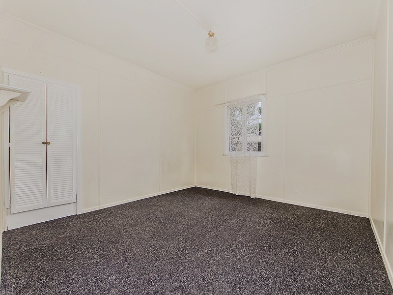 9 LUPTON STREET, Churchill QLD 4305
