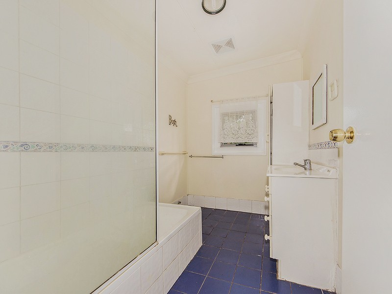 9 LUPTON STREET, Churchill QLD 4305