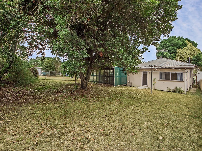 9 LUPTON STREET, Churchill QLD 4305