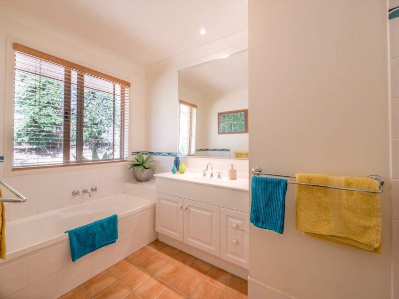 11 TALLAROOK COURT, Karana Downs QLD 4306