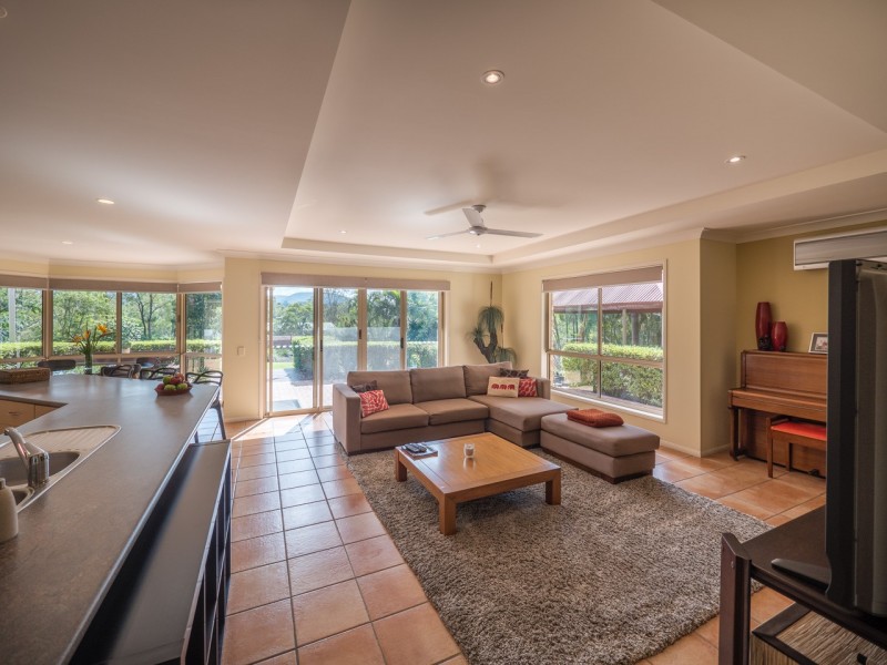 11 TALLAROOK COURT, Karana Downs QLD 4306