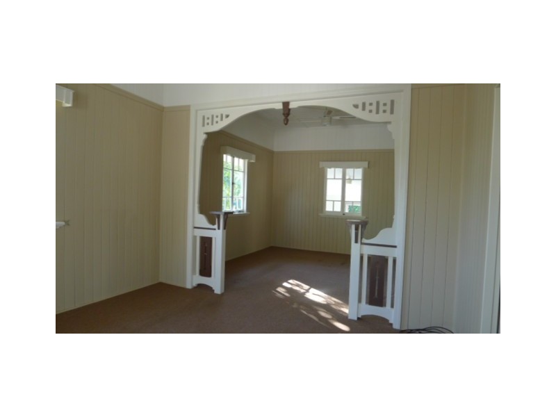 86 JACARANDA ST, East Ipswich QLD 4305