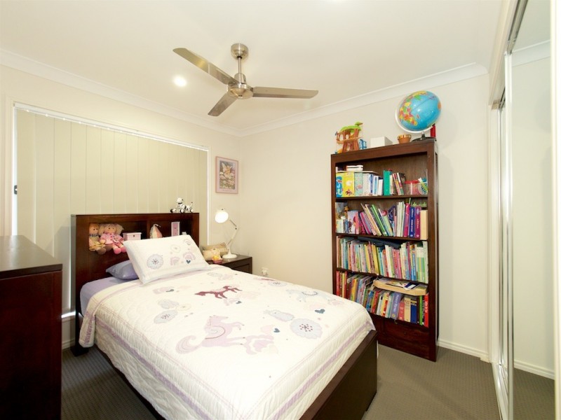 137 SARAH DRIVE, Yamanto QLD 4305
