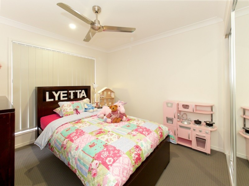 137 SARAH DRIVE, Yamanto QLD 4305