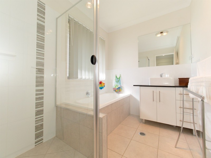 137 SARAH DRIVE, Yamanto QLD 4305