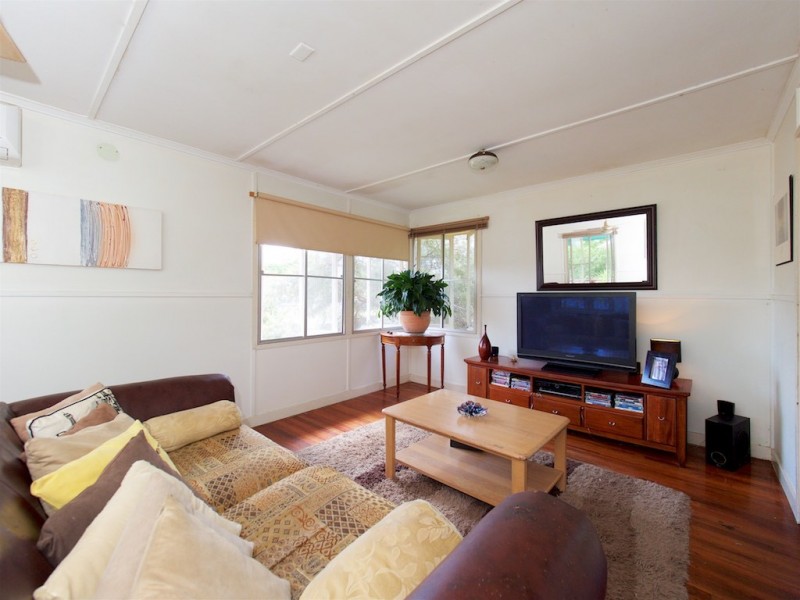 25 Baillieston Street, Leichhardt QLD 4305