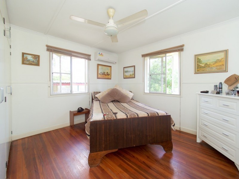 25 Baillieston Street, Leichhardt QLD 4305