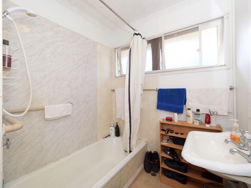 25 Baillieston Street, Leichhardt QLD 4305